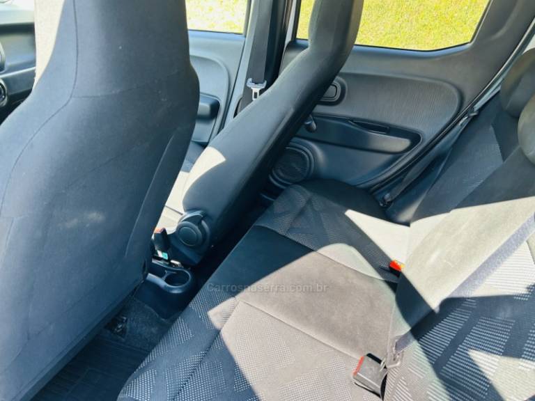 FIAT - MOBI - 2022/2023 - Branca - R$ 57.900,00