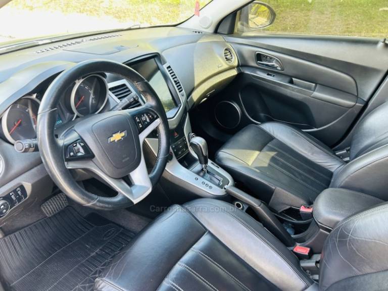 CHEVROLET - CRUZE - 2013/2013 - Preta - R$ 59.900,00