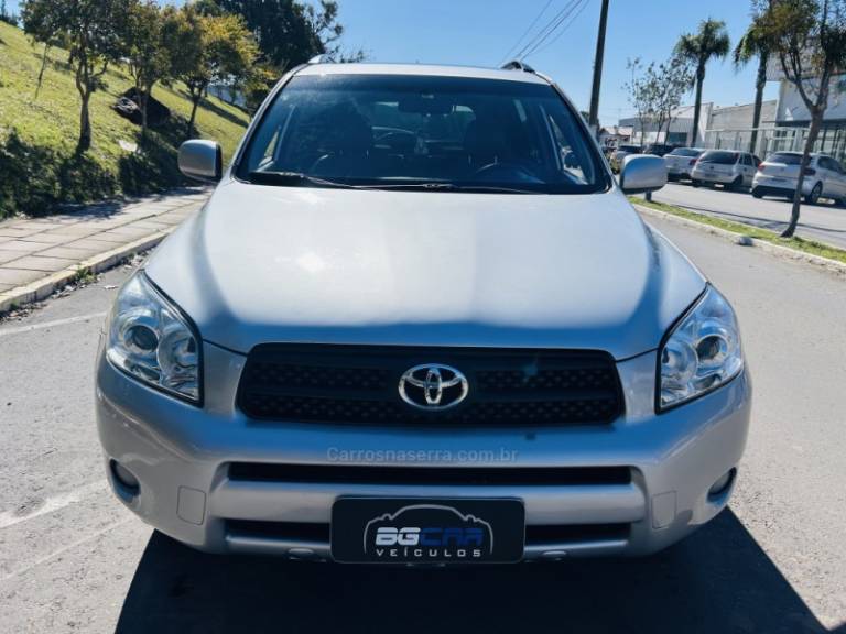 TOYOTA - RAV4 - 2007/2008 - Prata - R$ 57.900,00