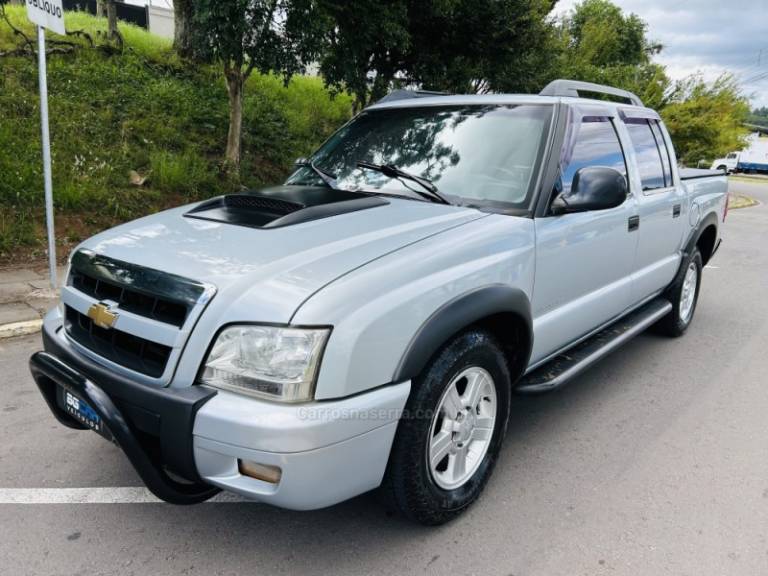 CHEVROLET - S10 - 2009/2010 - Prata - R$ 63.900,00