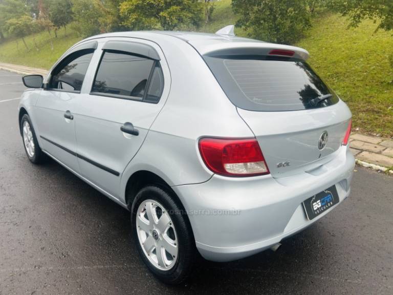 VOLKSWAGEN - GOL - 2009/2010 - Prata - R$ 33.900,00