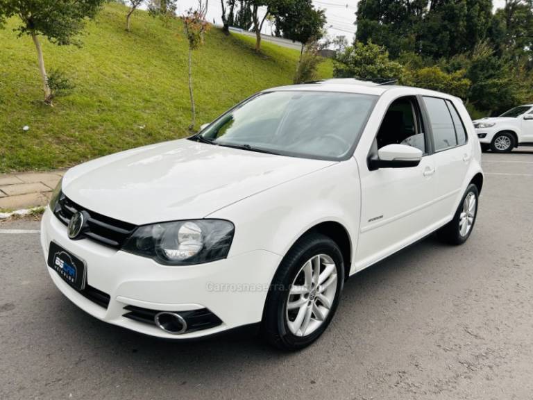 VOLKSWAGEN - GOLF - 2013/2013 - Branca - R$ 59.900,00