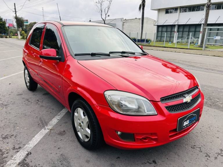 CHEVROLET - CELTA - 2011/2012 - Vermelha - R$ 32.900,00