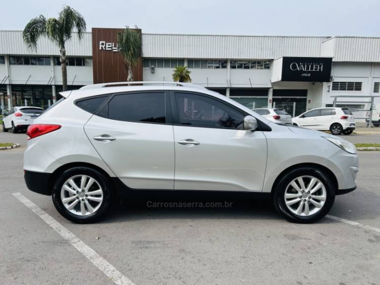 HYUNDAI - IX35 - 2011/2012 - Prata - R$ 67.900,00