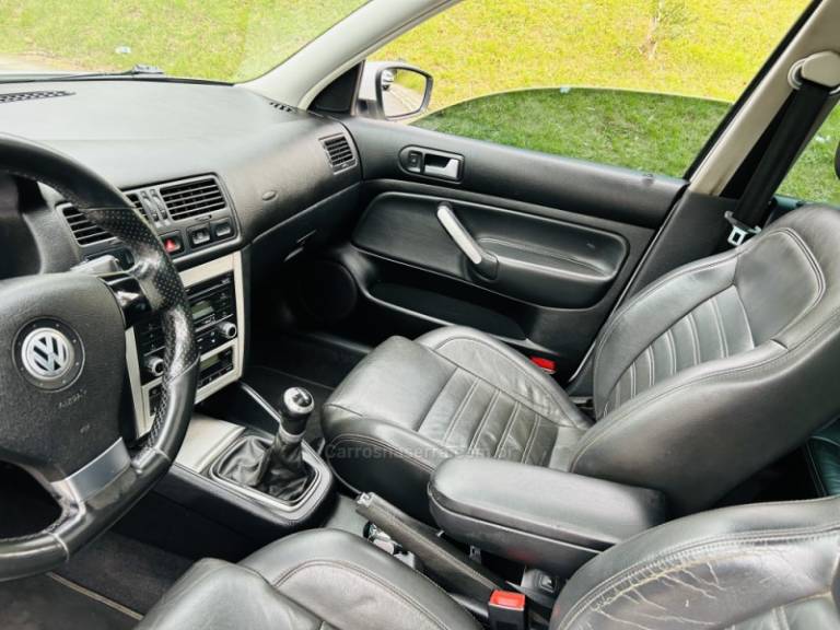 VOLKSWAGEN - GOLF - 2013/2013 - Branca - R$ 59.900,00