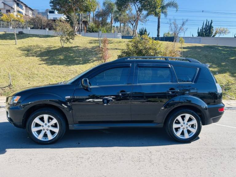 MITSUBISHI - OUTLANDER - 2011/2011 - Preta - R$ 62.900,00