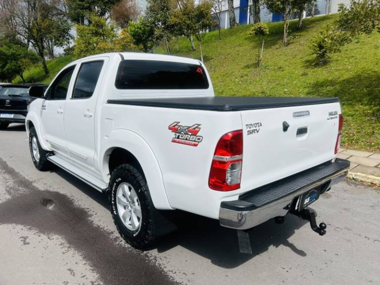 TOYOTA - HILUX - 2014/2014 - Branca - R$ 149.900,00