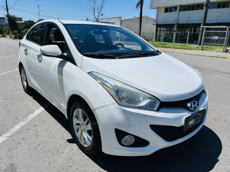 HYUNDAI - HB20S - 2014/2015 - Branca - R$ 59.900,00
