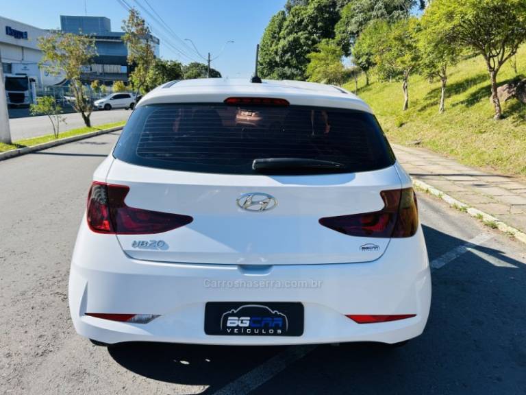 HYUNDAI - HB20 - 2021/2022 - Branca - R$ 67.900,00