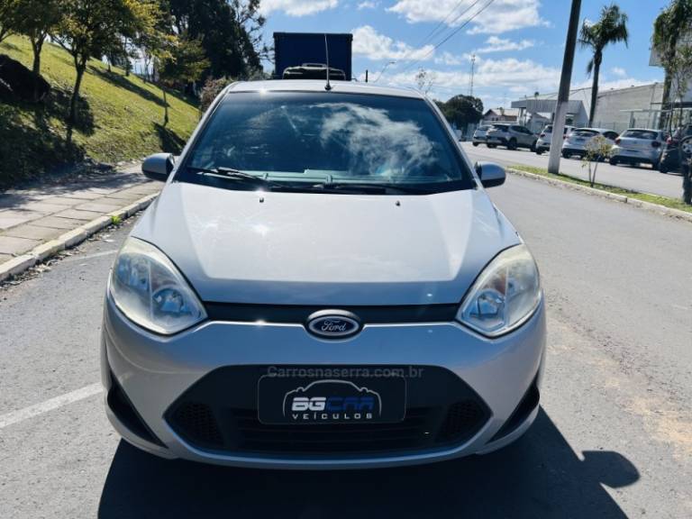 FORD - FIESTA - 2014/2014 - Prata - R$ 39.900,00