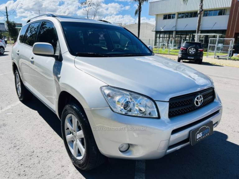 TOYOTA - RAV4 - 2007/2008 - Prata - R$ 55.900,00