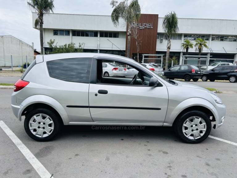 FORD - KA - 2008/2009 - Preta - R$ 23.900,00