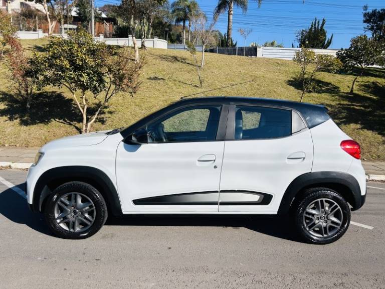 RENAULT - KWID - 2018/2018 - Branca - R$ 42.900,00