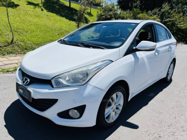 HYUNDAI - HB20S - 2014/2015 - Branca - R$ 59.900,00