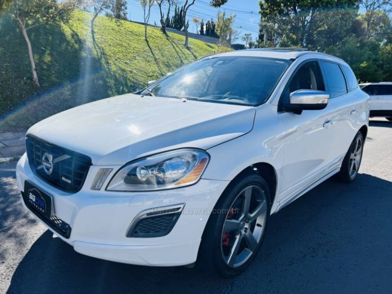 VOLVO - XC60 - 2011/2012 - Branca - R$ 75.900,00