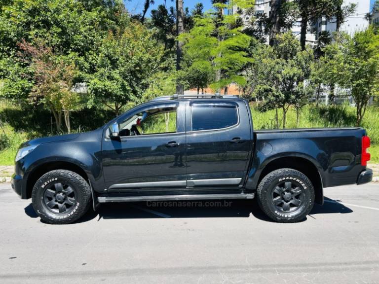 CHEVROLET - S10 - 2012/2013 - Preta - R$ 89.900,00