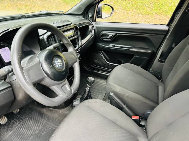 FIAT - STRADA - 2022/2022 - Preta - R$ 73.900,00