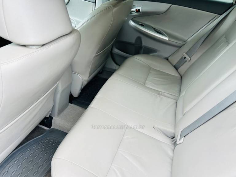 TOYOTA - COROLLA - 2012/2012 - Prata - R$ 68.900,00