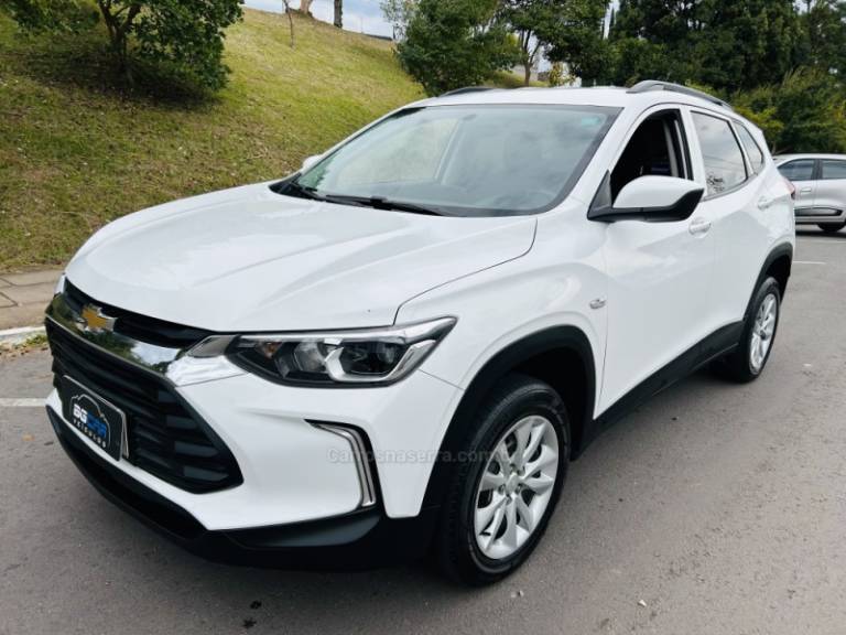 CHEVROLET - TRACKER - 2022/2023 - Branca - R$ 104.900,00