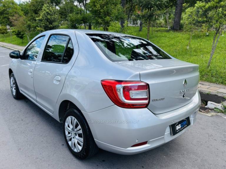 RENAULT - LOGAN - 2019/2020 - Prata - R$ 46.900,00
