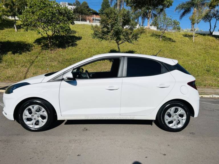 HYUNDAI - HB20 - 2021/2022 - Branca - R$ 67.900,00