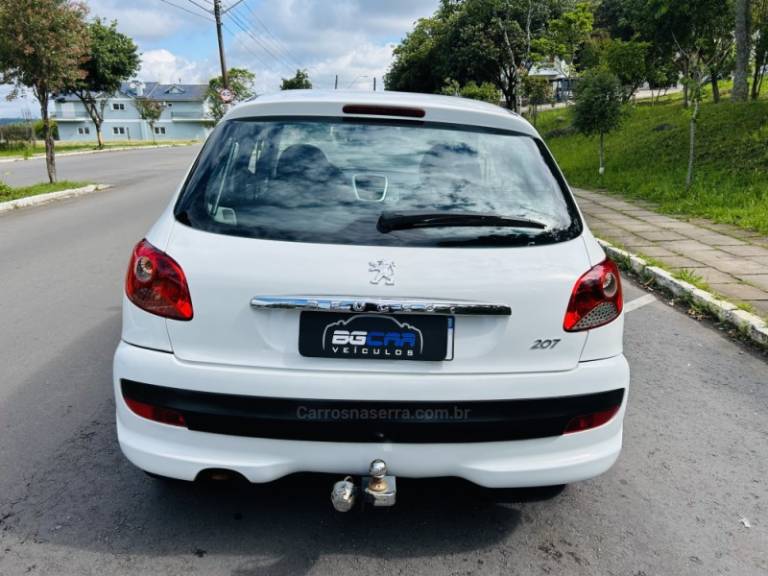 PEUGEOT - 207 - 2010/2011 - Prata - R$ 28.900,00