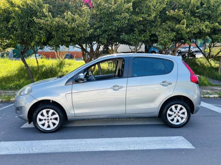 FIAT - PALIO - 2012/2013 - Cinza - R$ 39.900,00