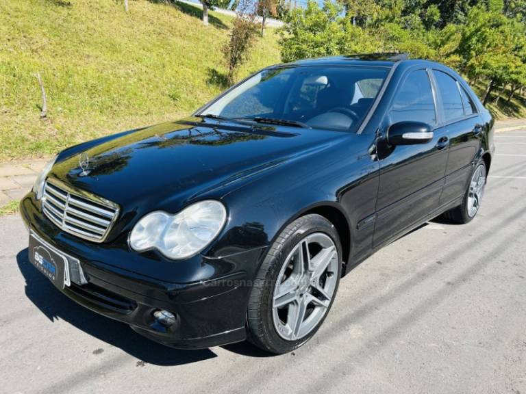 MERCEDES-BENZ - C 180 - 2005/2006 - Preta - R$ 59.900,00