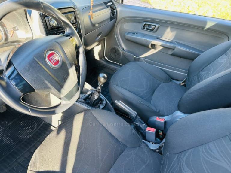 FIAT - STRADA - 2017/2018 - Branca - R$ 55.900,00