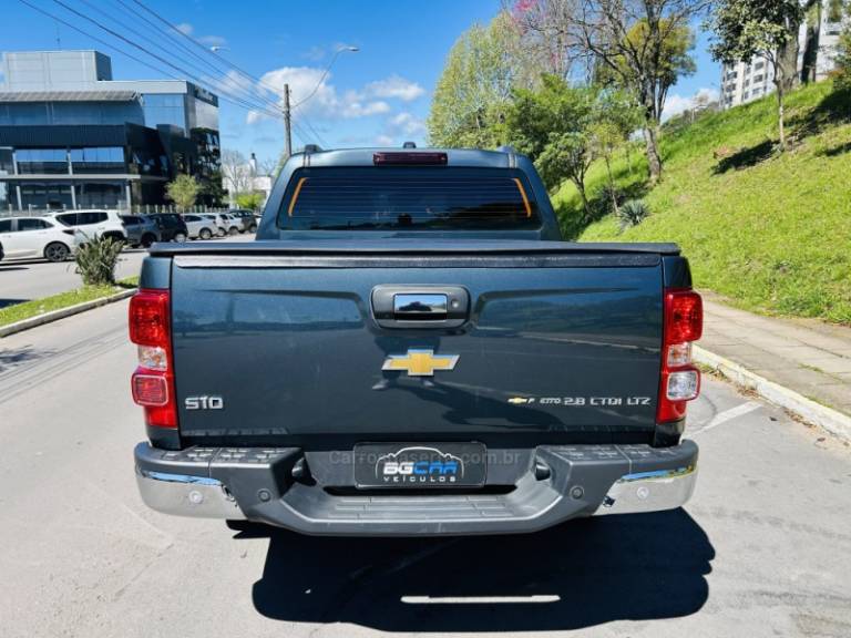 CHEVROLET - S10 - 2023/2023 - Cinza - R$ 189.900,00