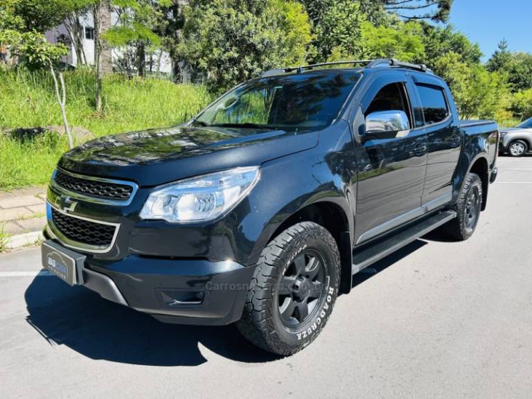 CHEVROLET - S10 - 2012/2013 - Preta - R$ 89.900,00