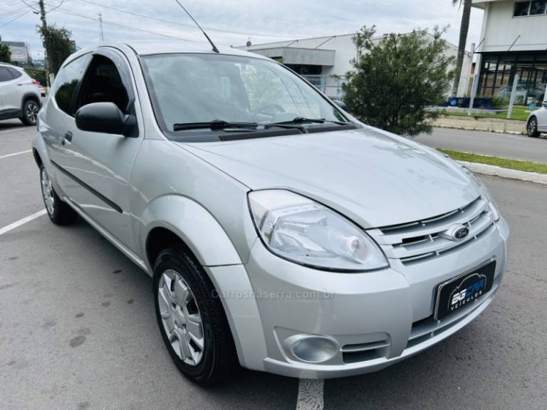 FORD - KA - 2008/2009 - Preta - R$ 23.900,00