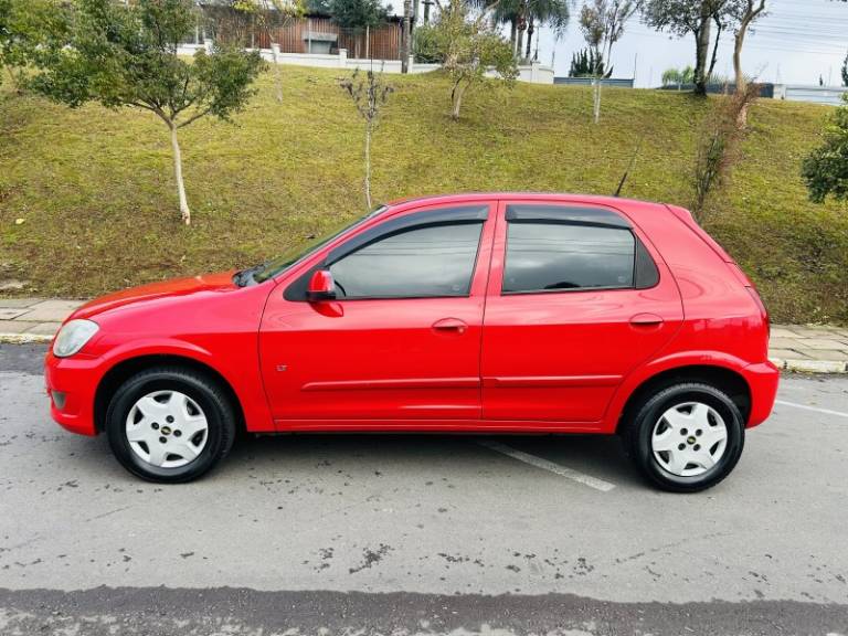 CHEVROLET - CELTA - 2011/2012 - Vermelha - R$ 32.900,00