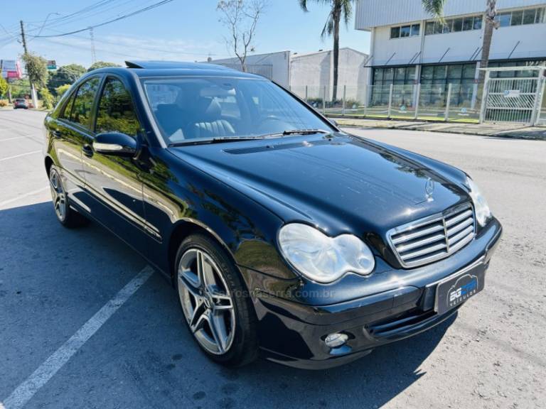 MERCEDES-BENZ - C 180 - 2005/2006 - Preta - R$ 59.900,00