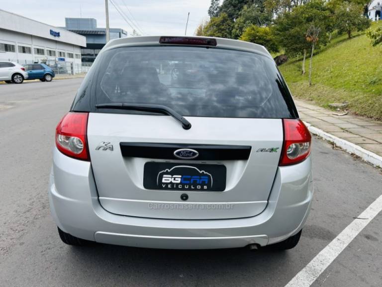 FORD - KA - 2008/2009 - Preta - R$ 23.900,00