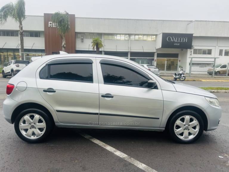 VOLKSWAGEN - GOL - 2009/2010 - Prata - R$ 33.900,00