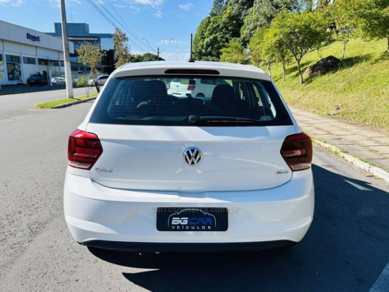 VOLKSWAGEN - POLO - 2019/2020 - Branca - R$ 67.900,00
