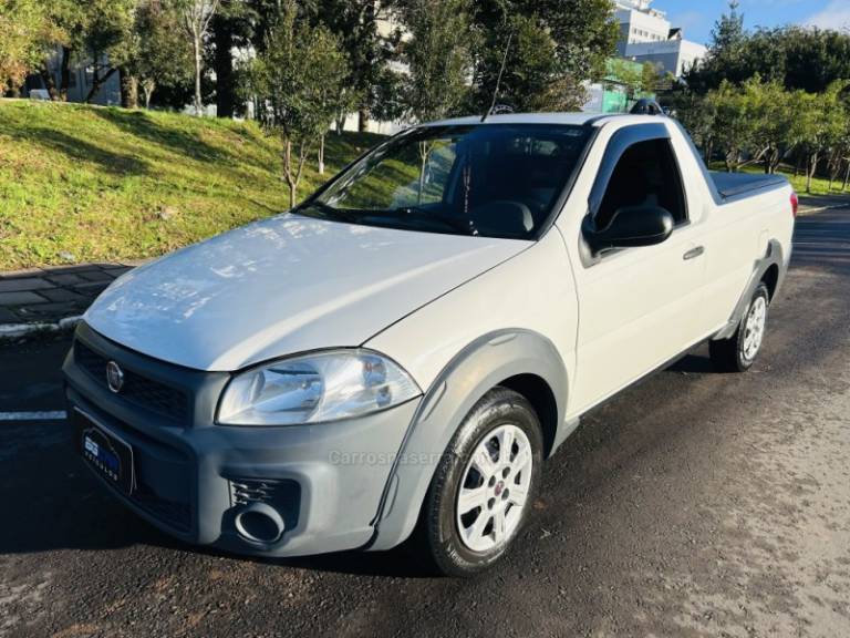 FIAT - STRADA - 2017/2018 - Branca - R$ 55.900,00