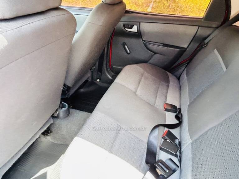 CHEVROLET - CELTA - 2012/2013 - Vermelha - R$ 34.900,00