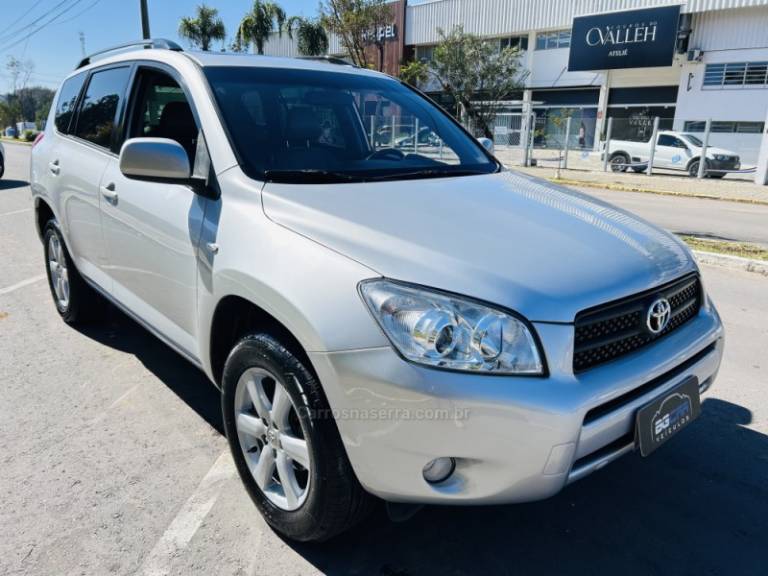 TOYOTA - RAV4 - 2007/2008 - Prata - R$ 57.900,00
