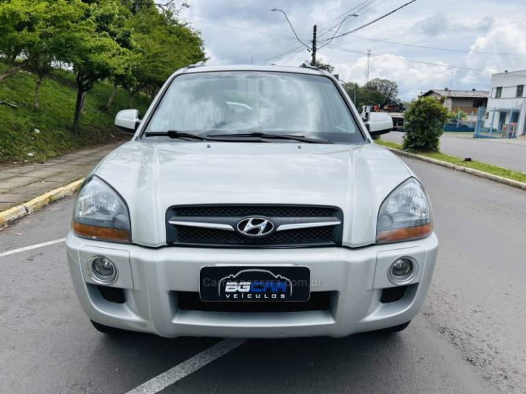 HYUNDAI - TUCSON - 2011/2012 - Prata - R$ 47.900,00
