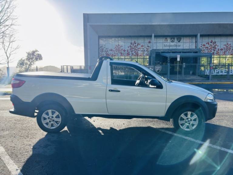 FIAT - STRADA - 2017/2018 - Branca - R$ 55.900,00