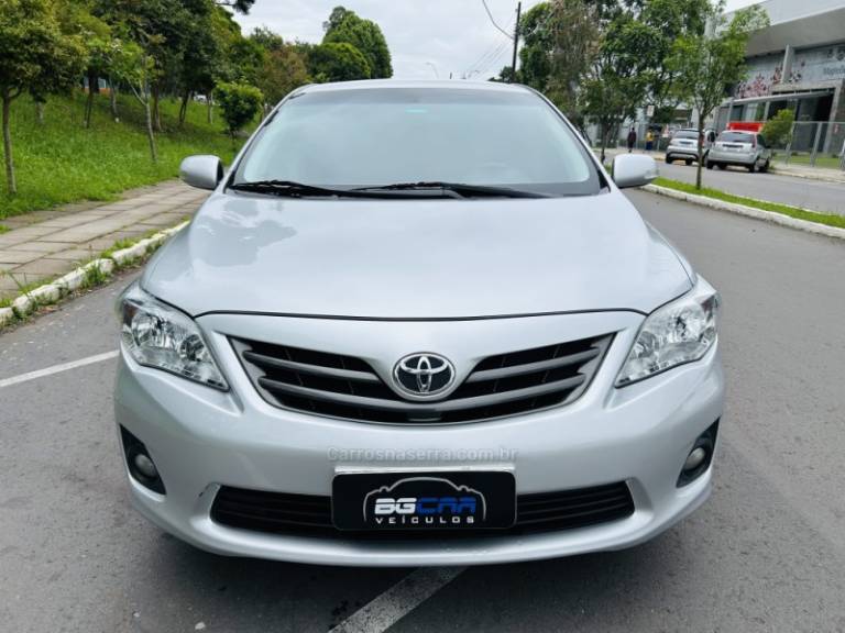 TOYOTA - COROLLA - 2012/2012 - Prata - R$ 68.900,00