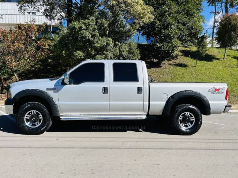 FORD - F-250 - 2006/2007 - Prata - R$ 159.900,00