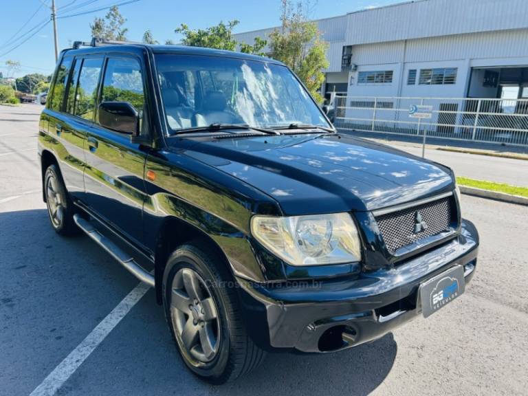 MITSUBISHI - PAJERO TR4 - 2003/2004 - Preta - R$ 42.900,00