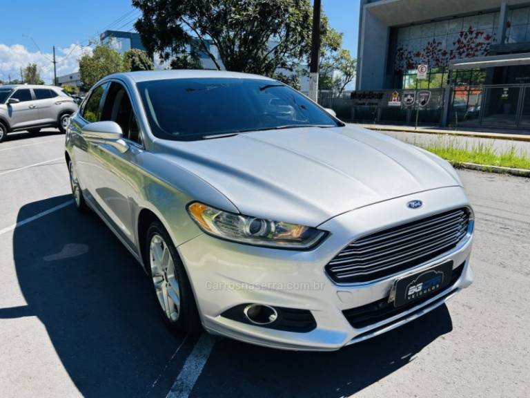 FORD - FUSION - 2013/2014 - Prata - R$ 69.900,00
