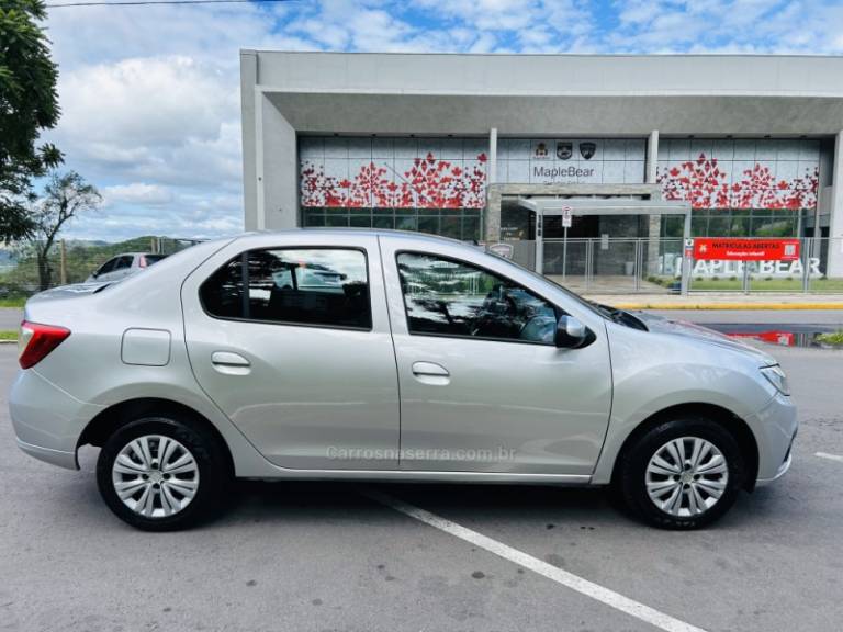 RENAULT - LOGAN - 2019/2020 - Prata - R$ 46.900,00