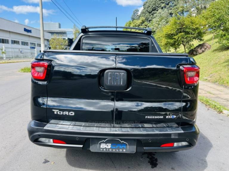 FIAT - TORO - 2017/2018 - Preta - R$ 89.900,00