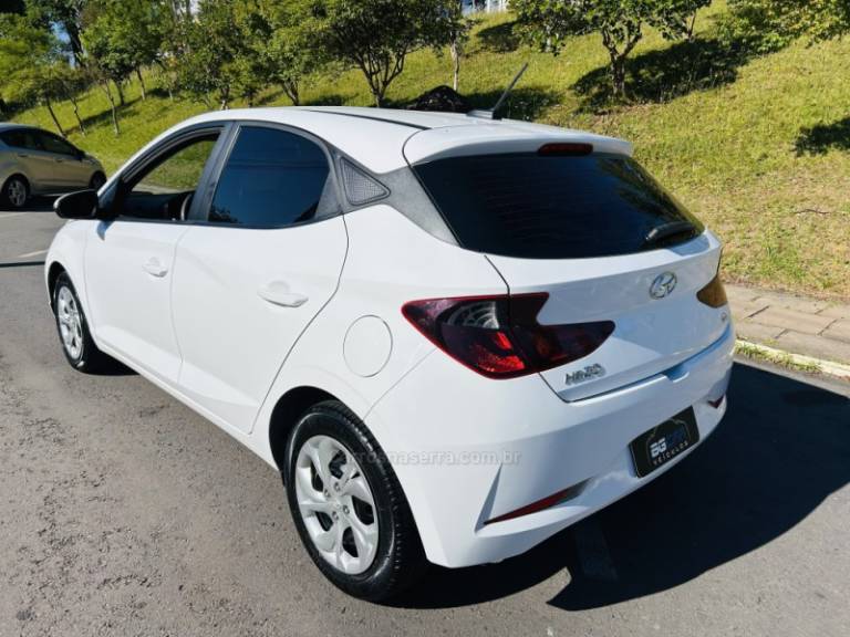 HYUNDAI - HB20 - 2021/2022 - Branca - R$ 67.900,00