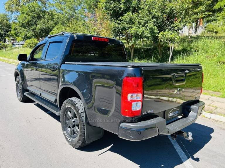 CHEVROLET - S10 - 2012/2013 - Preta - R$ 89.900,00